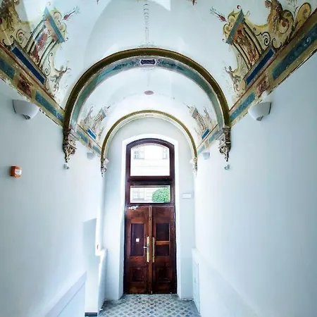 Art Apartment *